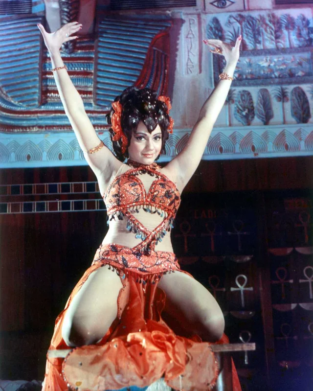 Dancing Divas of Bollywood - helen1